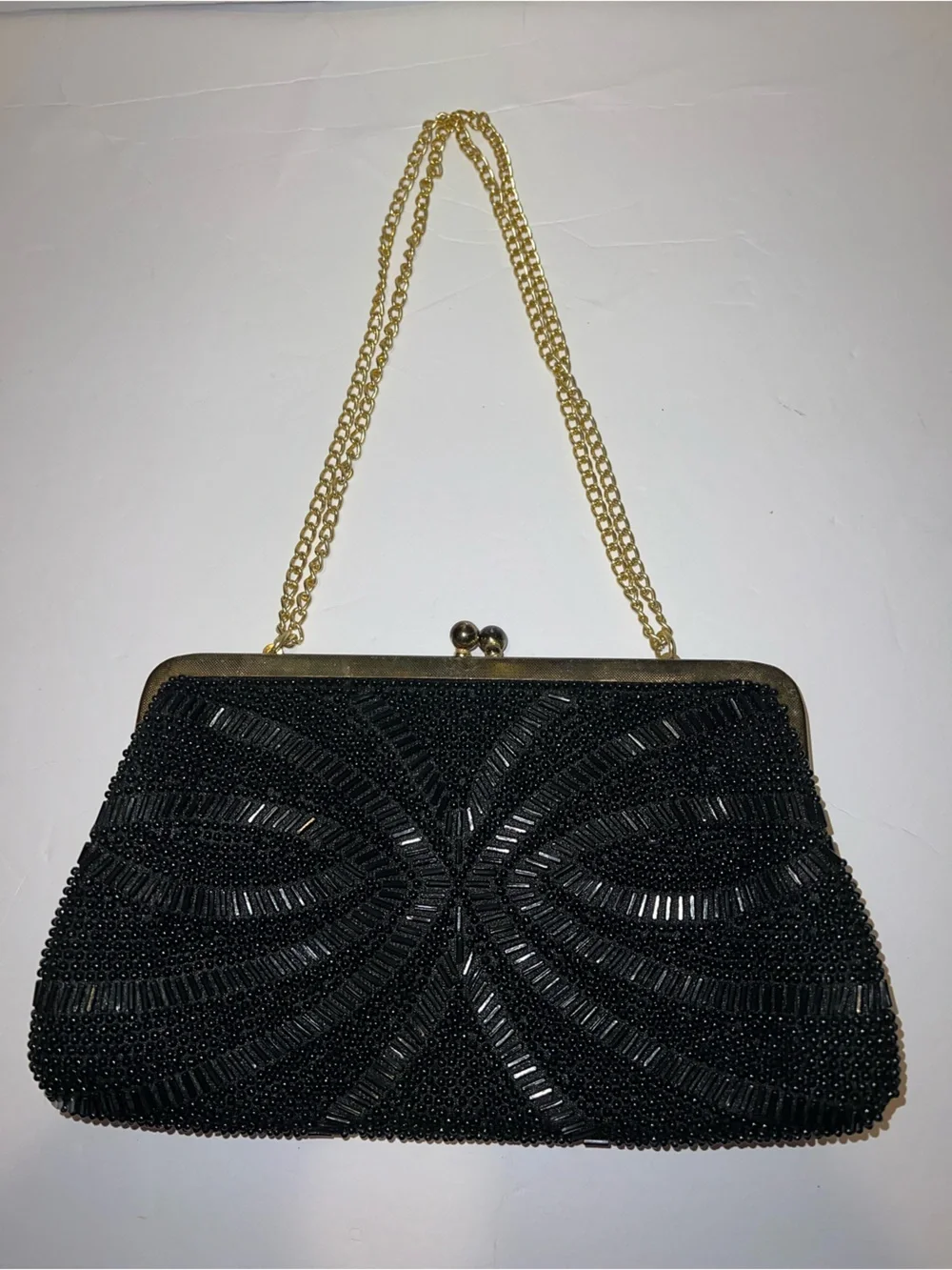 Vintage Beaded Chain Kiss Lock Clutch